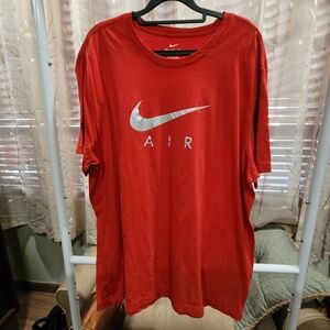 Nike Men's Red T-Shirt
